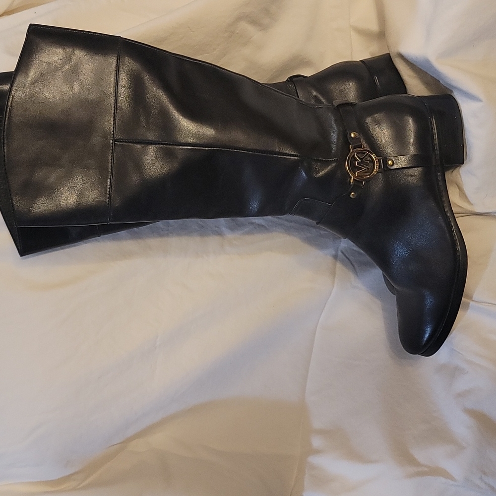 Michael kors boots sz11 calf opening 15³/4